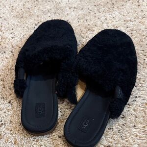 UGG Women's Black Janaya Shearling Slippers